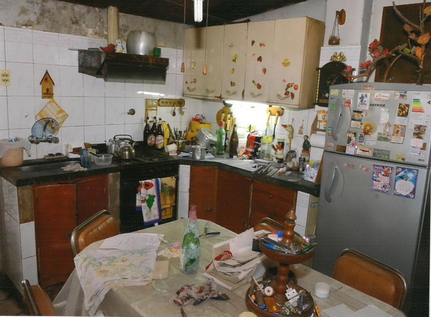 Un hombre denunció a su sobrina de robarle tres valiosos alhajeros