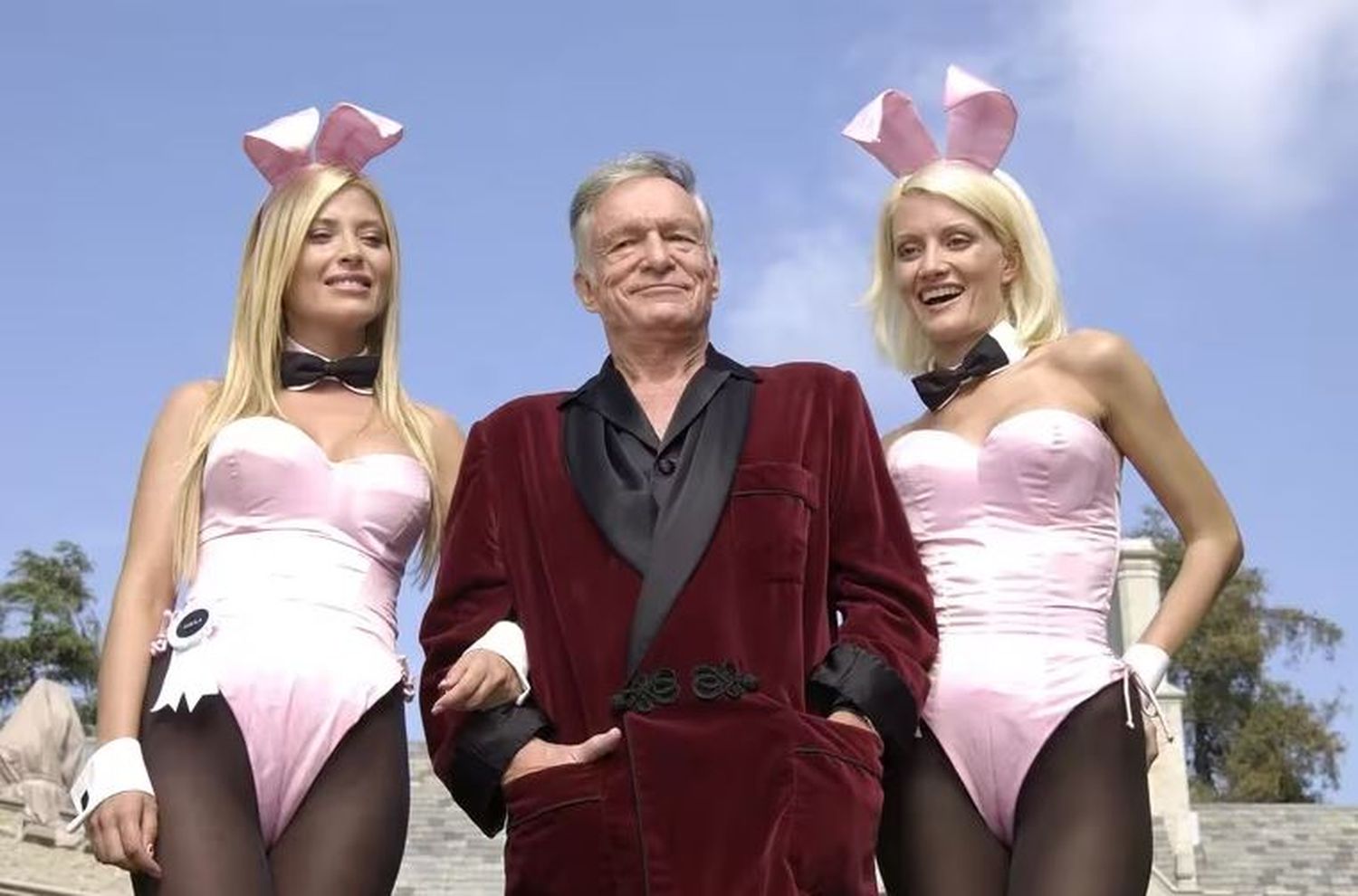 Las reglas que Hugh Hefner imponía a sus “conejitas” en la famosa mansión: tintura rubia, orgías y voto de silencio