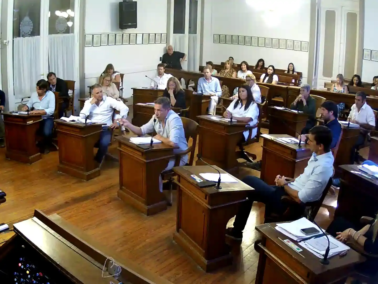 La primera parte de la última sesión del año del Concejo Deliberante entregó cruces políticos en la previa al tratamiento del Presupuesto.