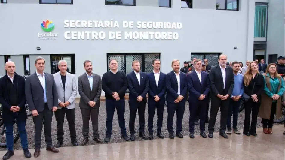Intendentes bonaerenses piden más autonomía para manejar sus policías y que puedan usar armas de fuego