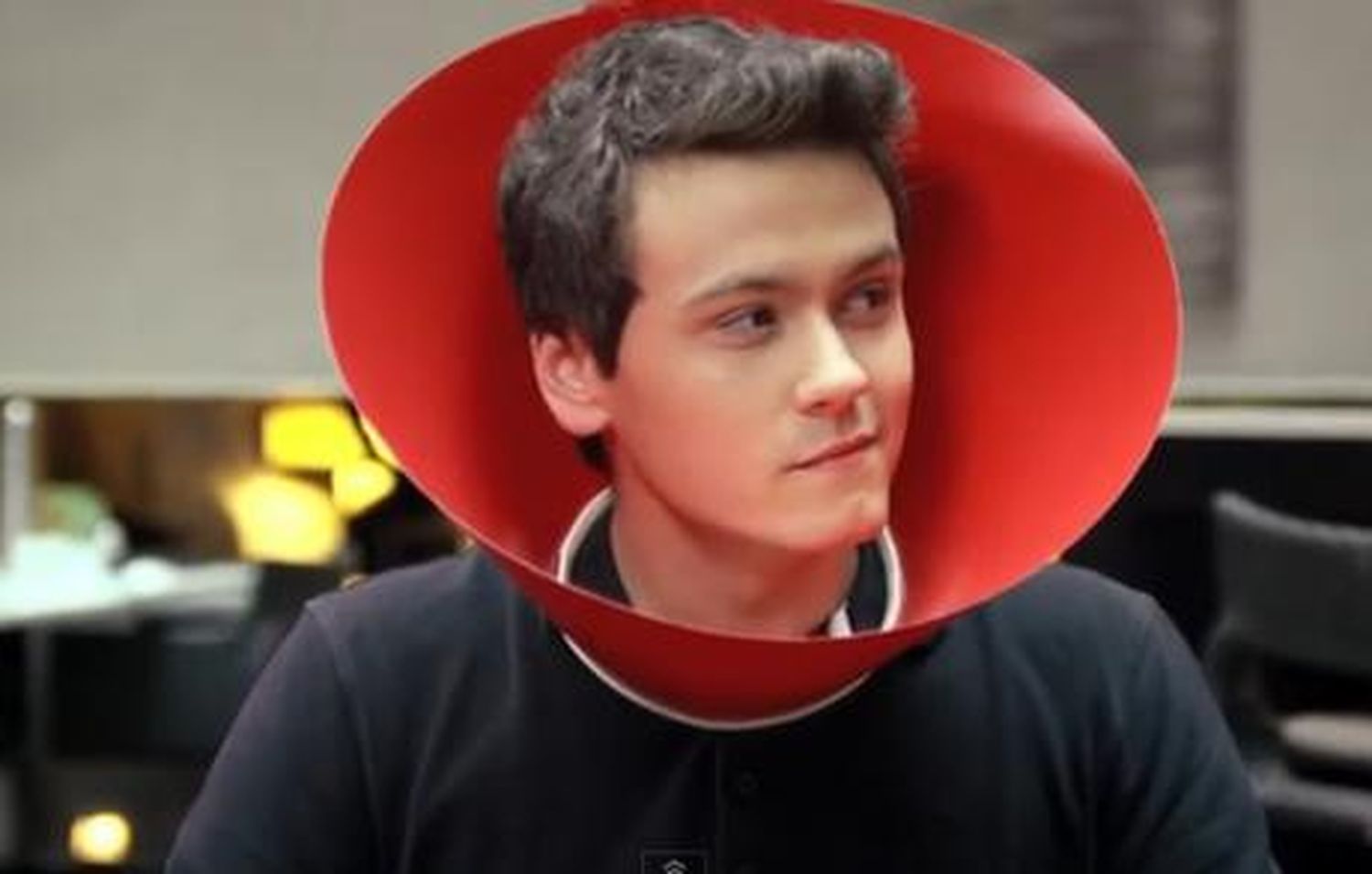 Un collar isabelino para no estar pendiente del celular