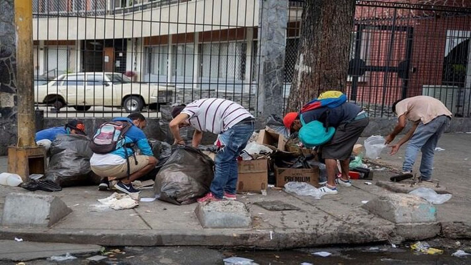 ¡DE POBRES A INDIGENTES! Sindicatos alertan sobre los efectos de la reconversión en los trabajadores