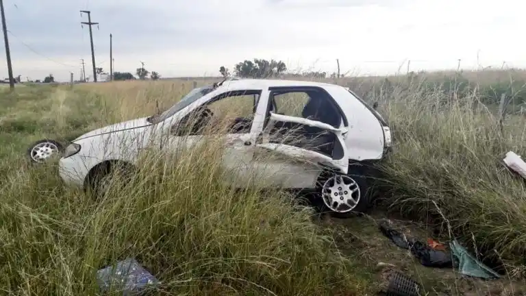 Trágico accidente en la autovía 2: volcó un auto y murieron cinco personas