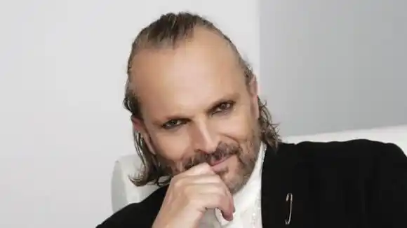 Miguel Bosé se encuentra con su ex en juicio
