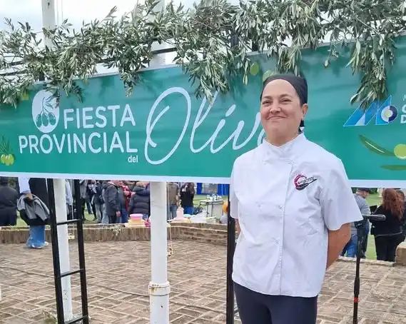 Mirta Cabrera, de Marisol, la ganadora del  concurso de platos en la Fiesta del Olivo