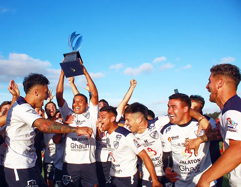 Pentacampeón. El “albo”, imbatible