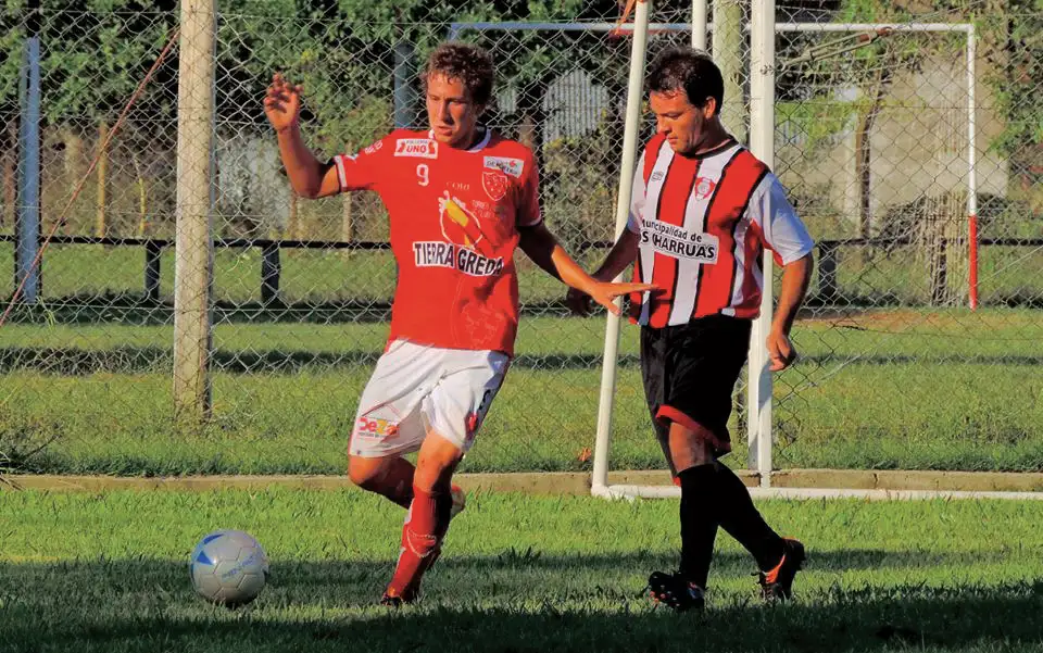 Central Larroque goleó y se clasificó a la segunda fase del Torneo Provincial de Clubes