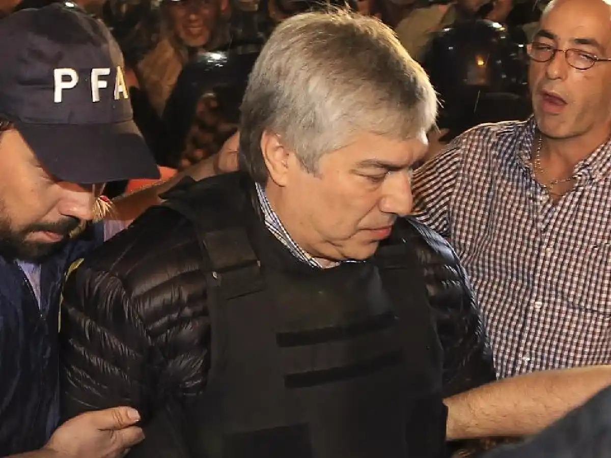 Prorrogan por un año más la prisión preventiva de Lázaro Báez 