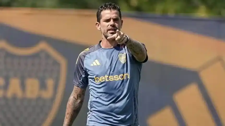 Gago trabaja para el debut oficial de Boca Juniors