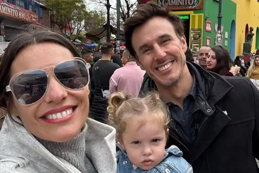 Pampita se defendió de los ataques que recibe por los peinados que le hace a Ana García Moritán