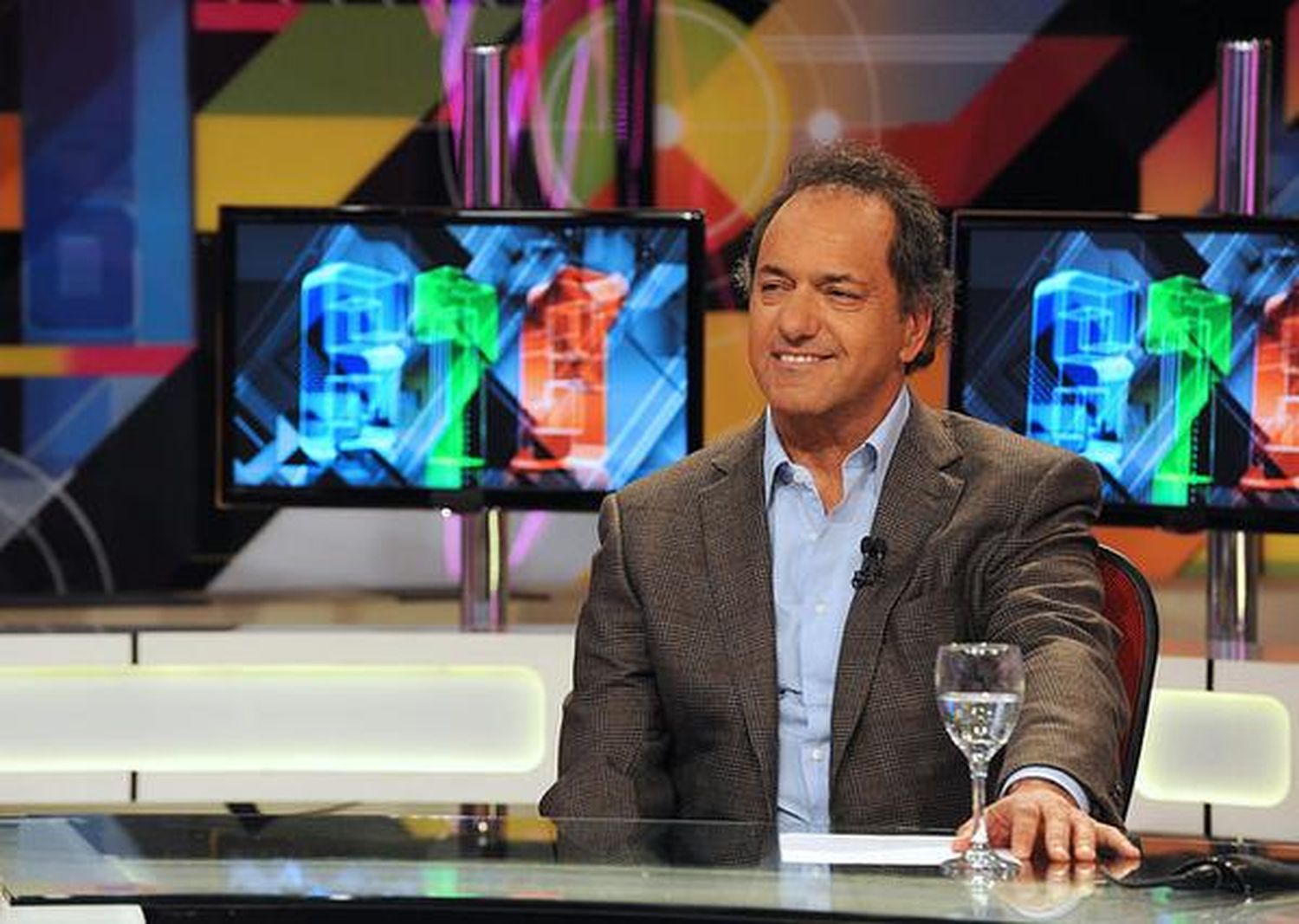 Scioli en 678: "Yo no estoy sólo en los momentos buenos, como los amigos del campeón"
