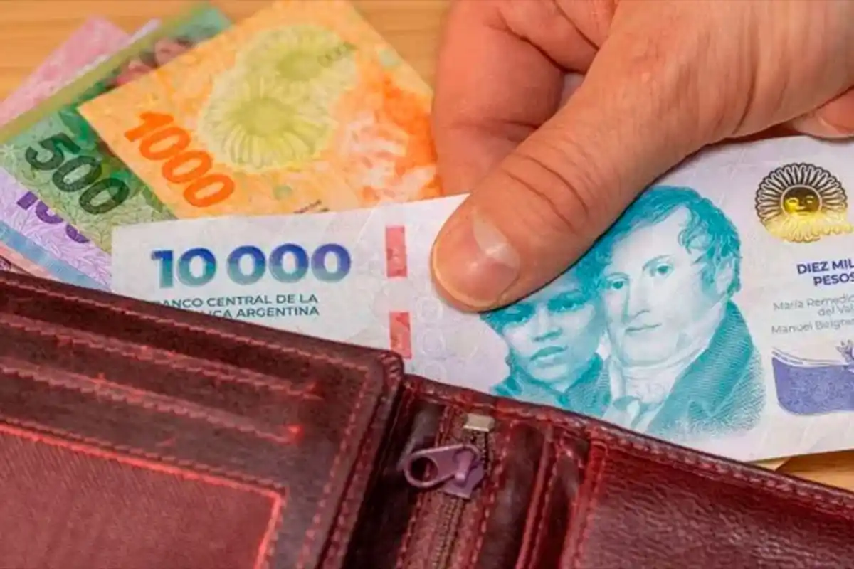 Se oficializó la nueva actualización del Salario Mínimo, Vital y Móvil