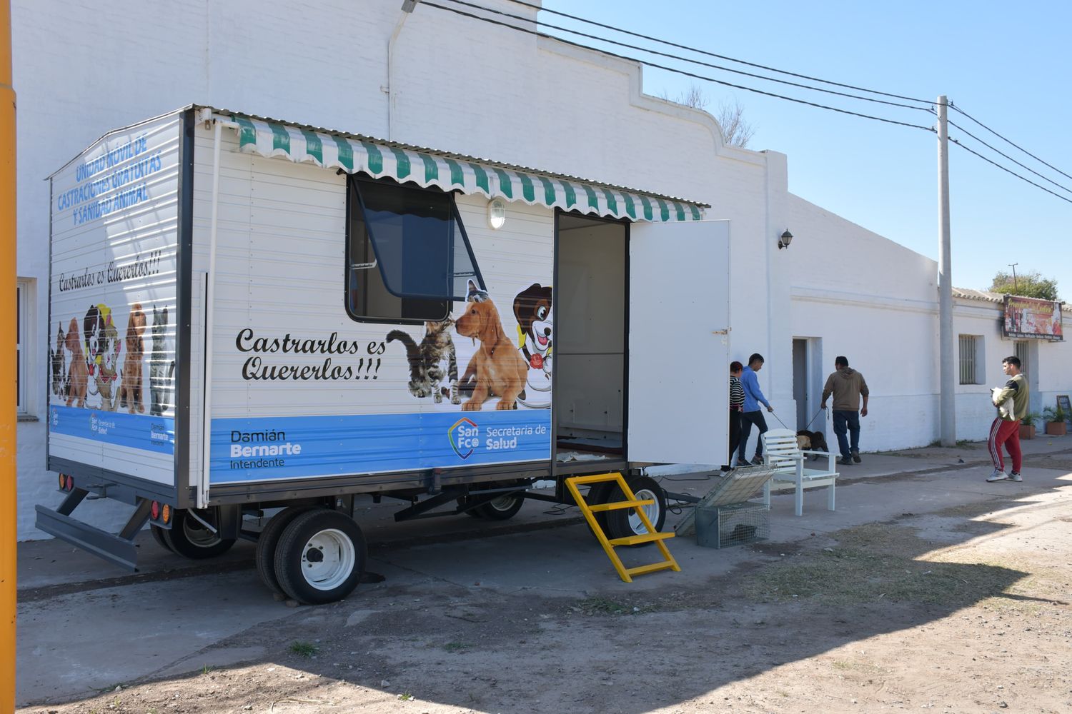 Comenzaron las vacunaciones y castraciones por los diferentes barrios de la ciudad