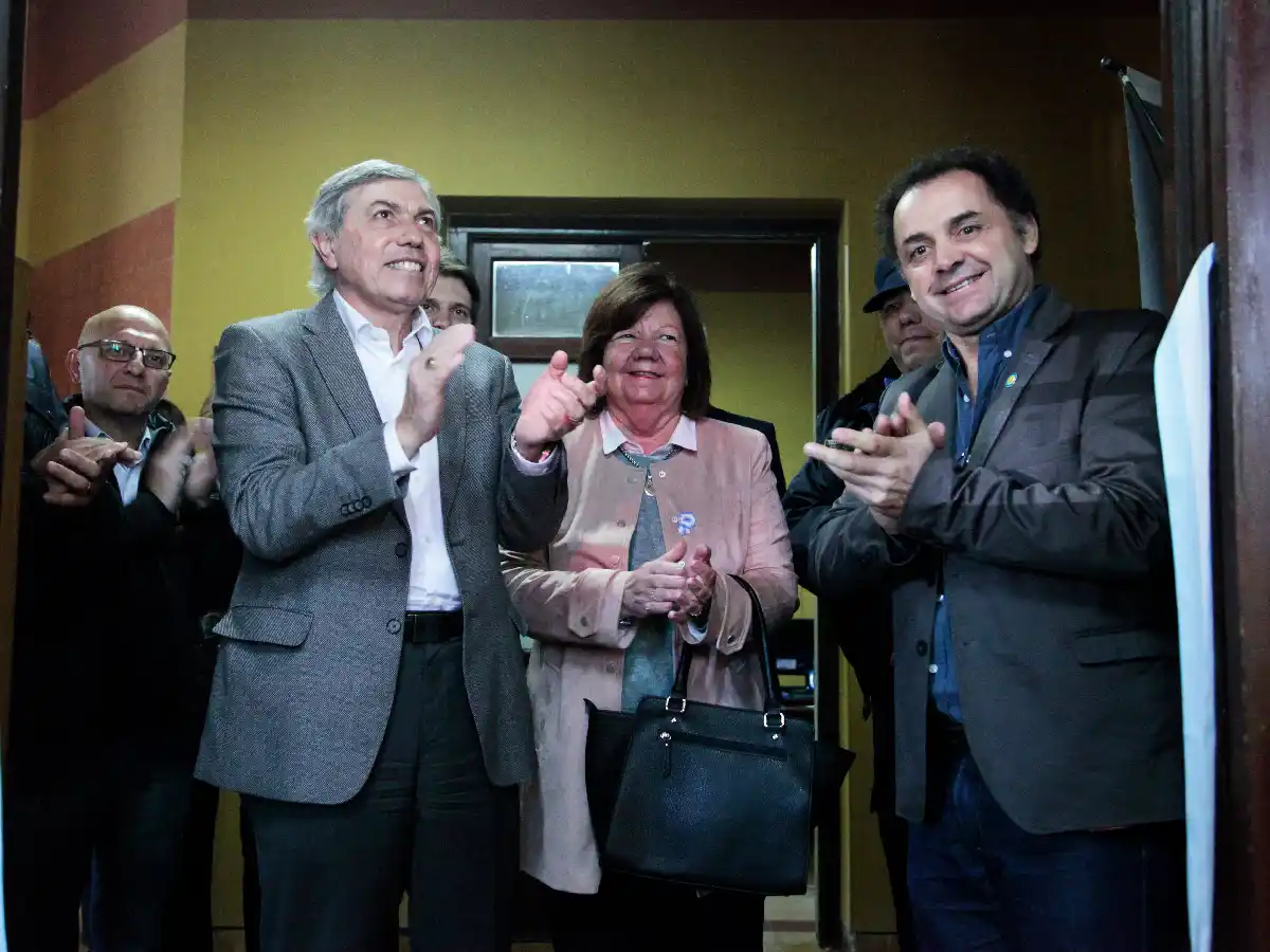 Devoto: Massei recorrió obras, inauguró el sistema de videovigilancia y entregó aportes entre elogios al intendente Peltzer