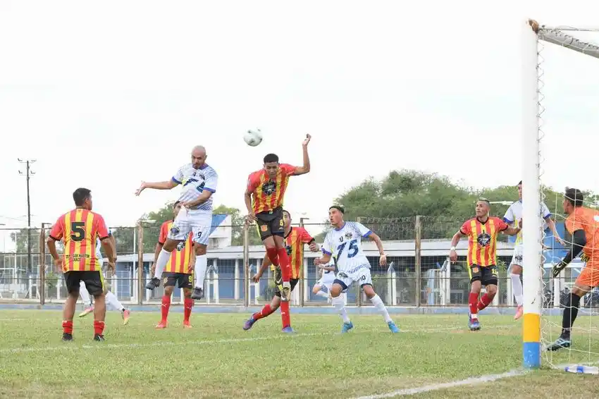 Sol de América goleó en el
primer duelo ante América
