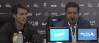 Angelici y Guillermo Barros Schelotto anunciaron la partida del mellizo