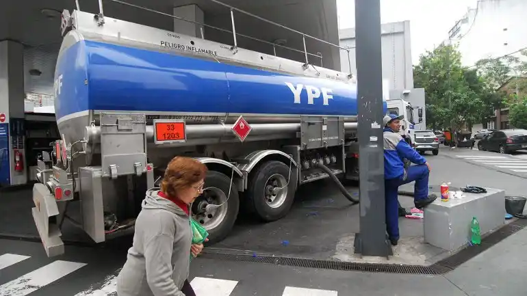 Desde la Unión de Expendedores de Naftas indicaron que habrá más aumentos
