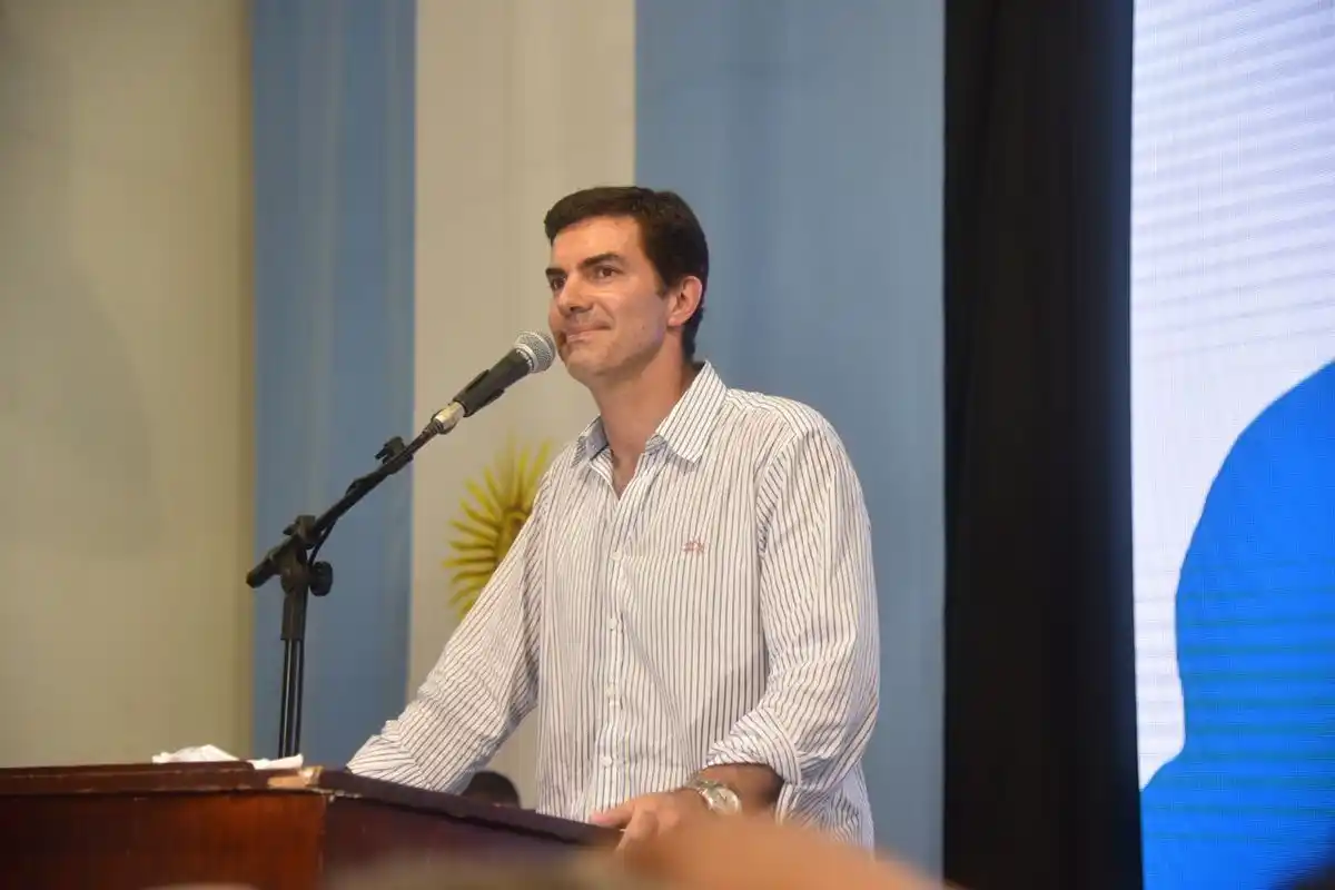 Urtubey: "No nos vengan a correr con el peronómetro los que se robaron hasta las cenizas de los ceniceros"