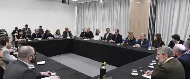 Conectividad y energía en la agenda de Bordet con el sector empresario entrerriano