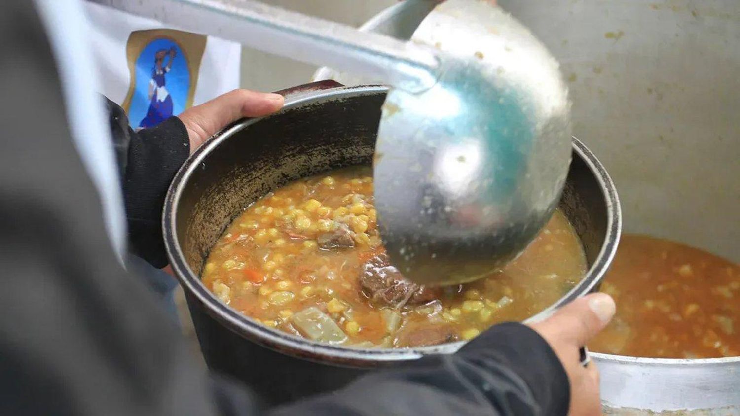 Una fiesta patria terminó en emergencia sanitaria: más de 65 intoxicados por el locro popular en Chilecito