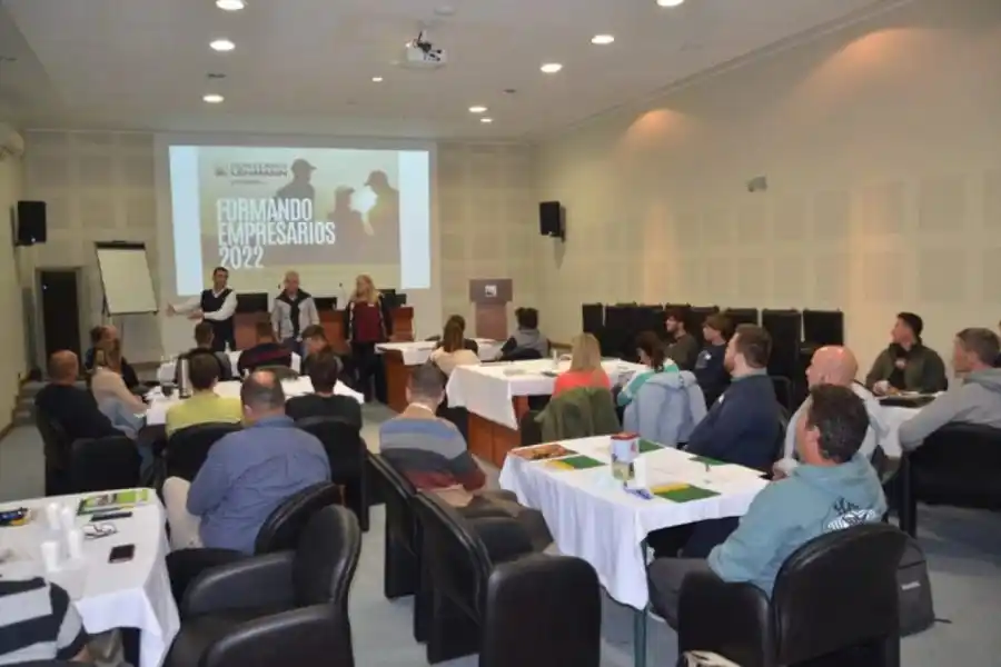 Se realizó el primer encuentro de formando empresarios
