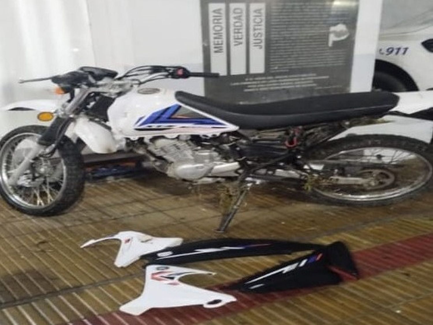 Un menor de edad intentó huir tras robar una moto, pero fue detenido