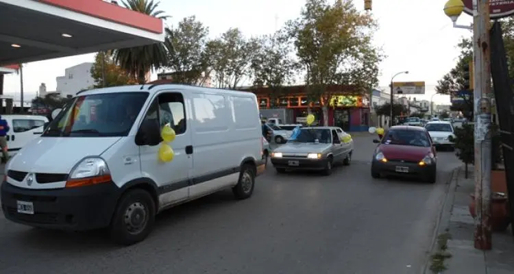 Sampedrinos realizaron una caravana por la designación de Bergoglio