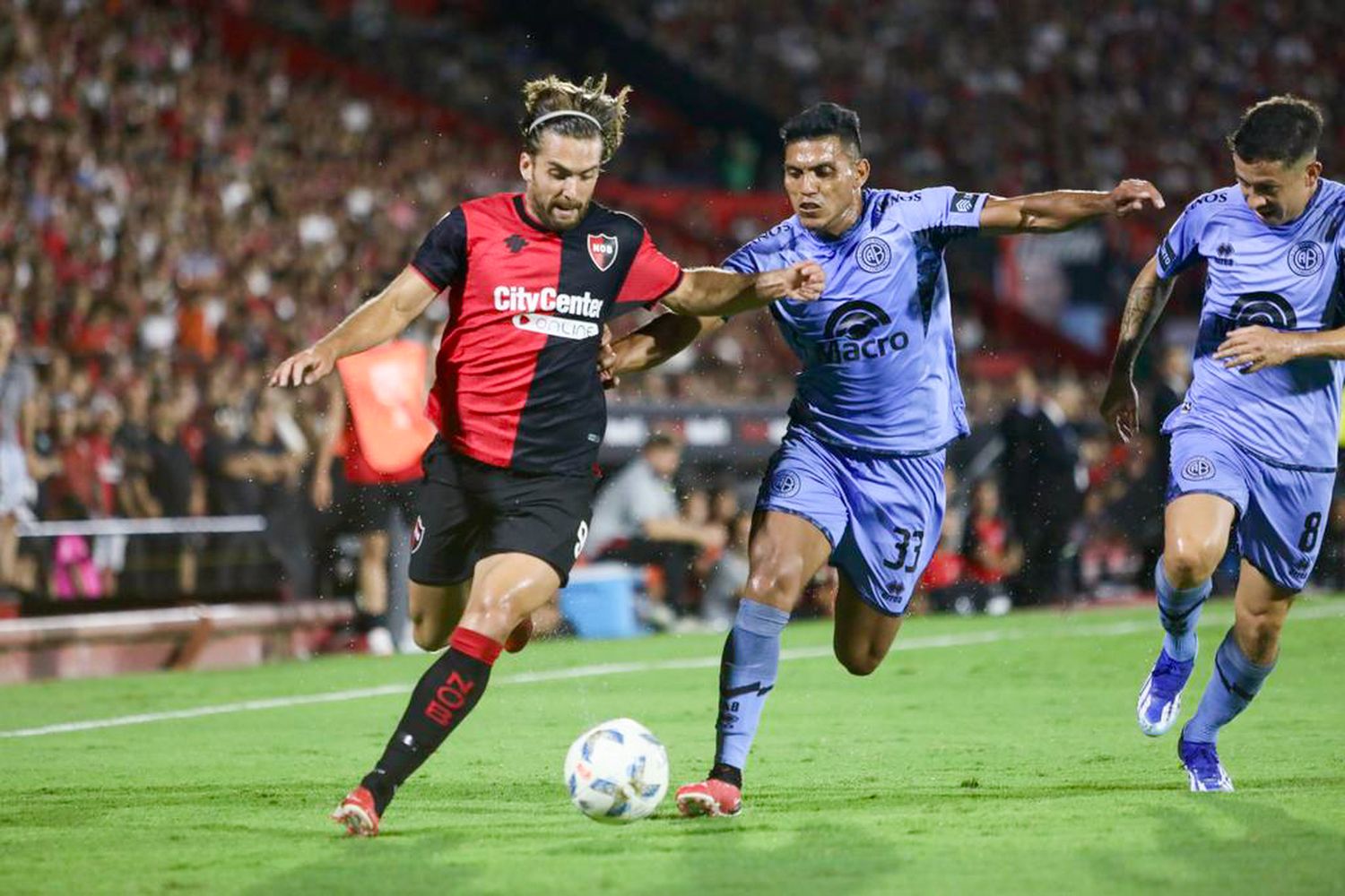 Newell’s aprovechó todo y alargó su gran momento