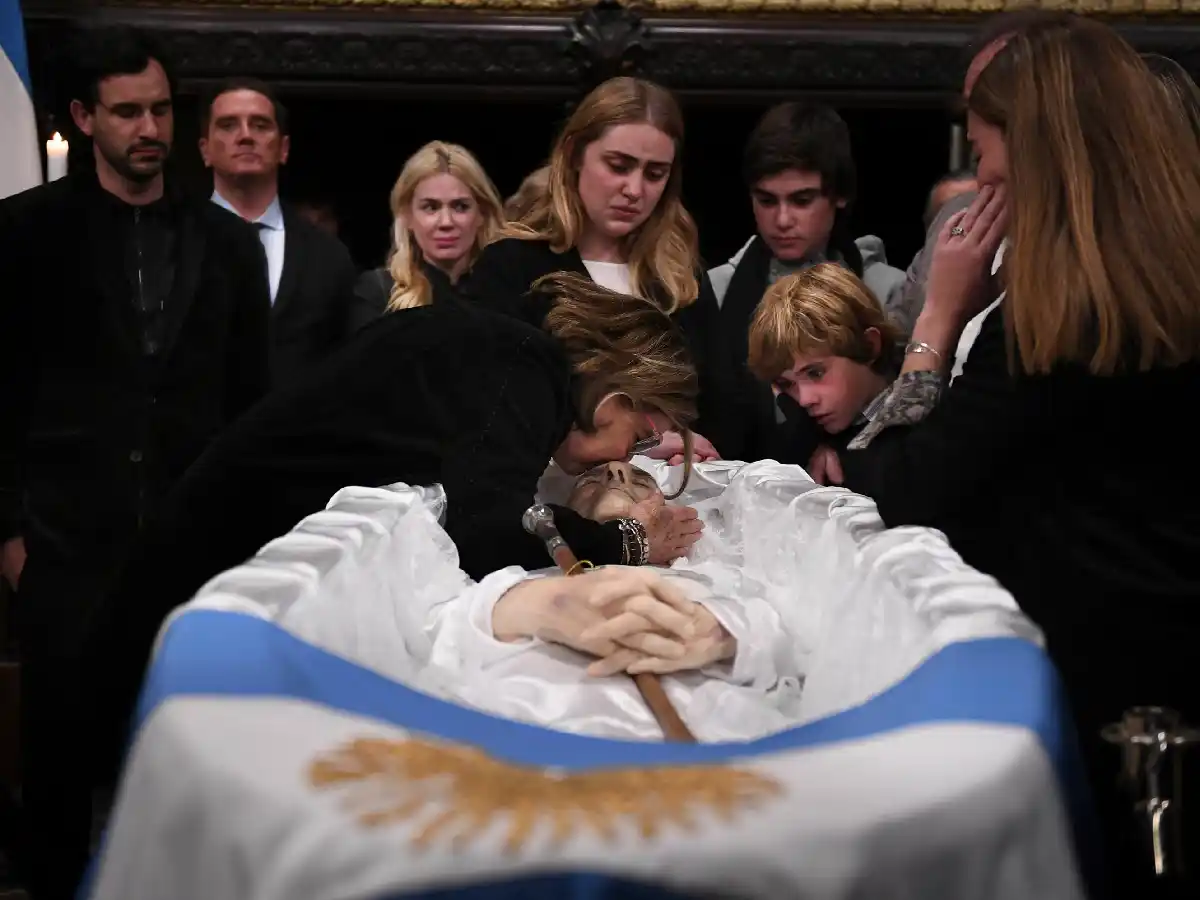 Los restos de De la Rúa fueron despedidos en el Congreso   