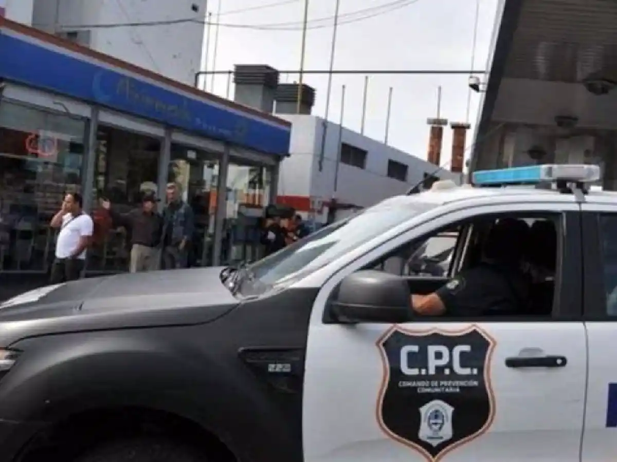 Una mujer embarazada fue baleada mientras iba en moto