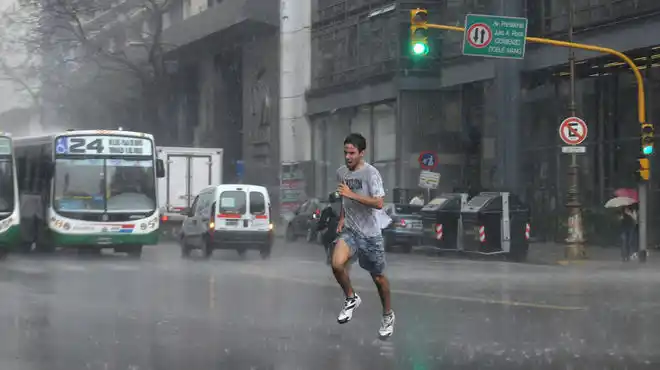 Ola de calor: Alerta meteorológico por tormentas fuertes