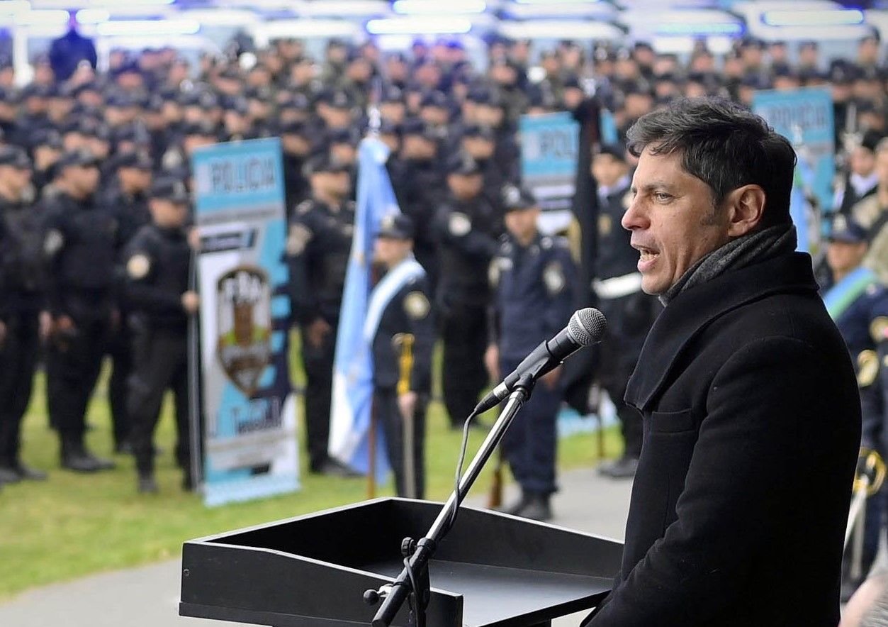 Kicillof encabeza en Berazategui la jura a la Bandera de más de 2700 cadetes de la Policía Bonaerense