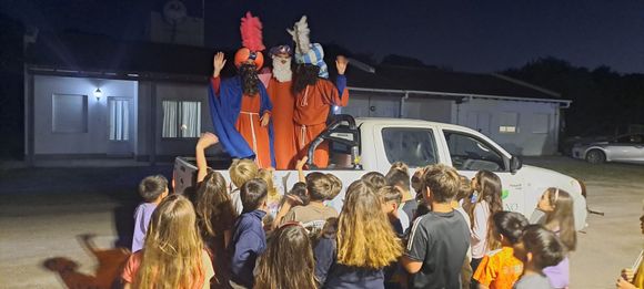 Los Reyes pasaron por Balneario San Cayetano