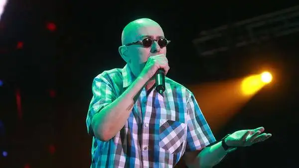 El Indio Solari llevó anoche a Mendoza su fiesta interminable