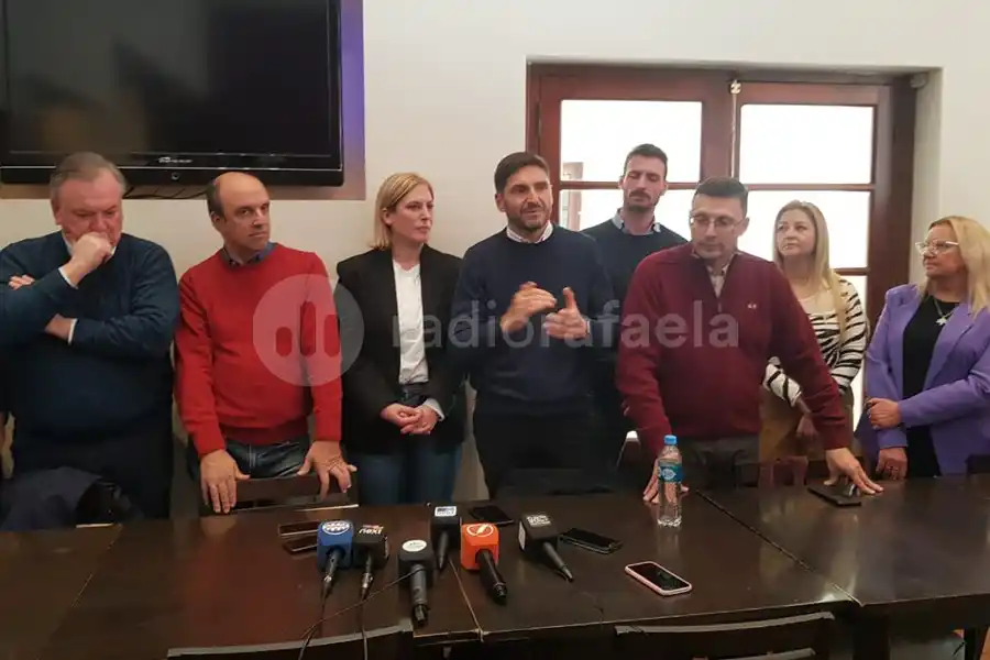 Pullaro, tras los resultados de las PASO, de visita por Rafaela: “Vinimos a agradecerles desde lo más profundo del corazón”