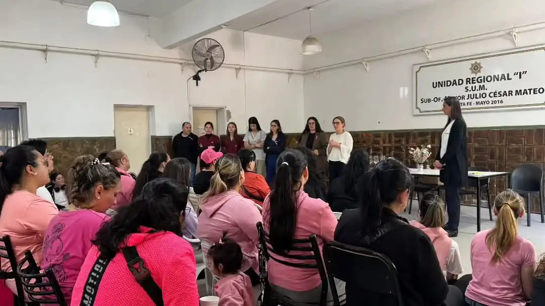 La Policía de Santa Fe realizó una jornada recreativa por el Día Mundial de la Lucha contra el Cáncer de Mama - 2