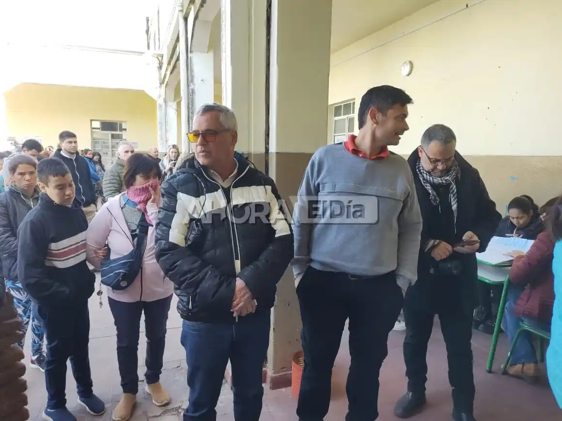 Pablo Echandi emitió su voto y denunció que esconden su boleta