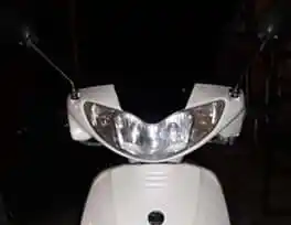 Estacionó la moto y en 5 minutos se la robaron