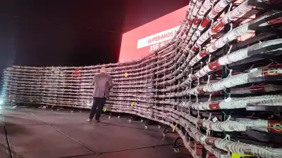 La ciudad busca batir el récord del salame más largo del mundo.