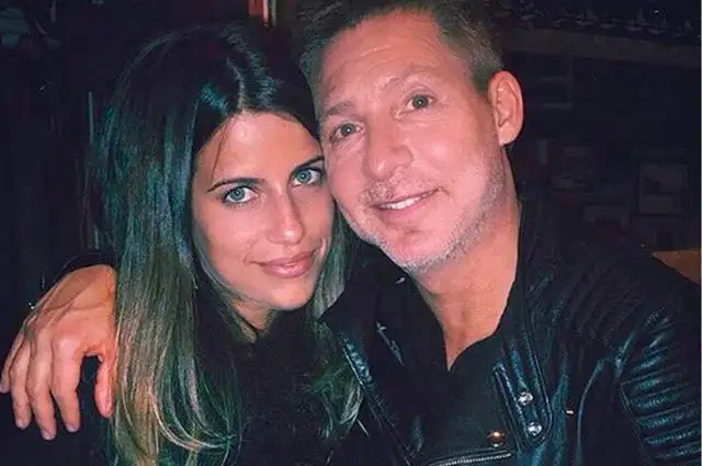 Adrián Suar tendría una garota que lo mima