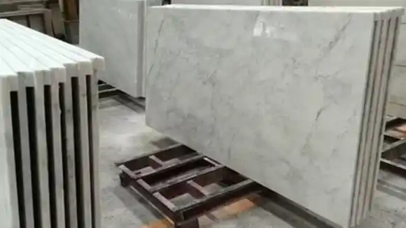 Un hombre murió aplastado por una placa de mármol de 300 kilos mientras trabajaba en el Parque Industrial de Chajarí