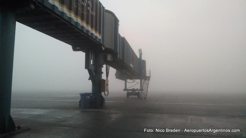 [Fotogalería] Lunes con niebla en el aeropuerto de Ushuaia