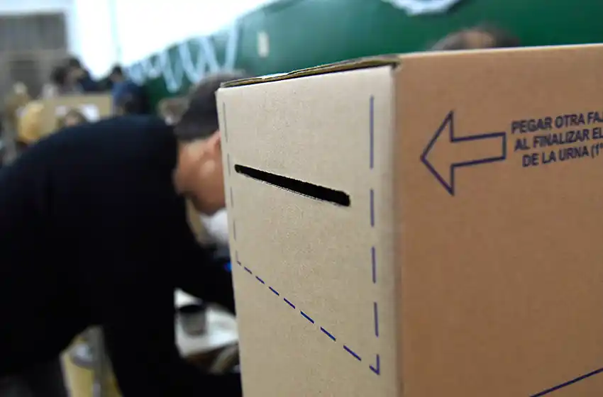 Los votos ya se cuentan en provincia de Buenos Aires