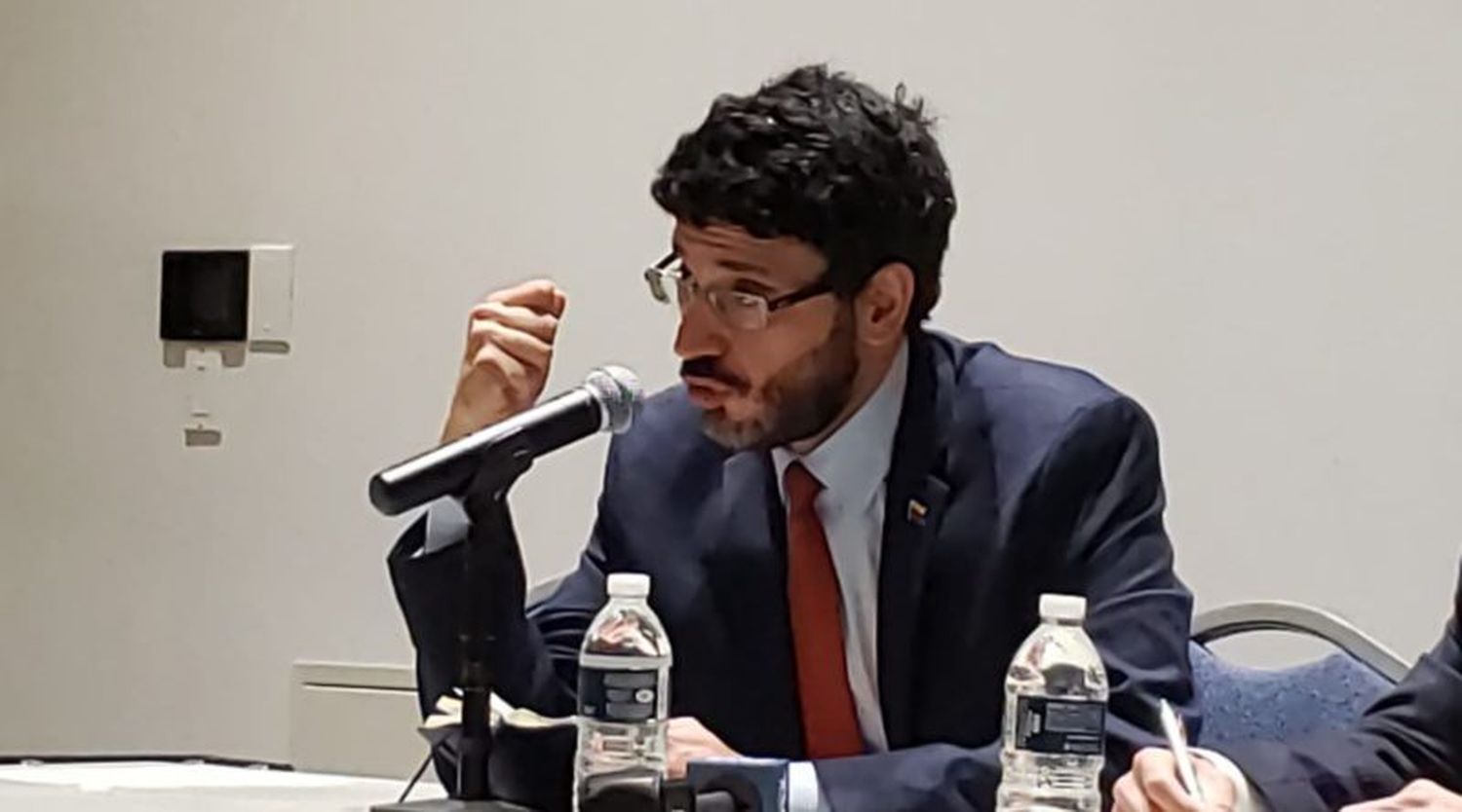 Procurador  José Ignacio Hernández: el régimen sabía de mi renuncia y montó una campaña en mi contra