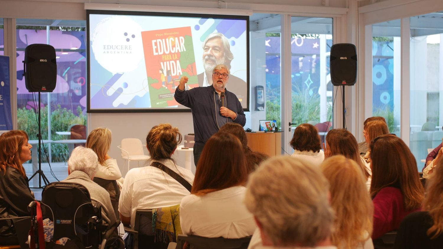 “La educación de un país es el pilar fundamental que permitirá progresar a las personas”