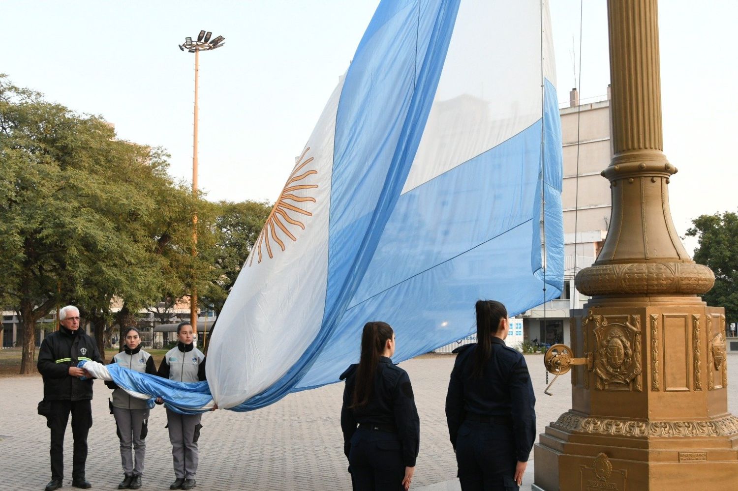 Legado y tradición: San Francisco retomó la ceremonia de la Bandera