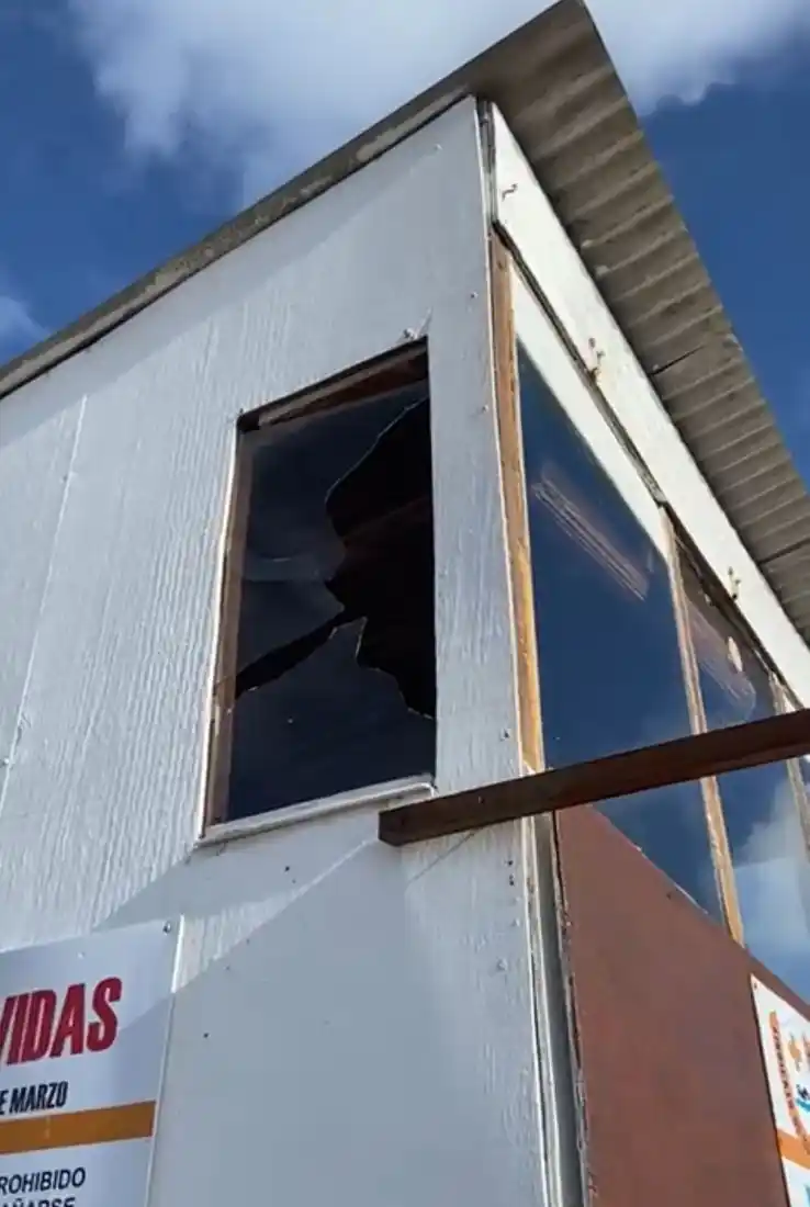 "Algunos colegas dejan elementos de trabajo en los puestos y cuesta volver a comprarlos”, indicó.