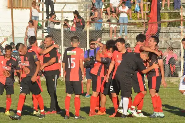 Isleños empató con La Vencedora y logró el asenso