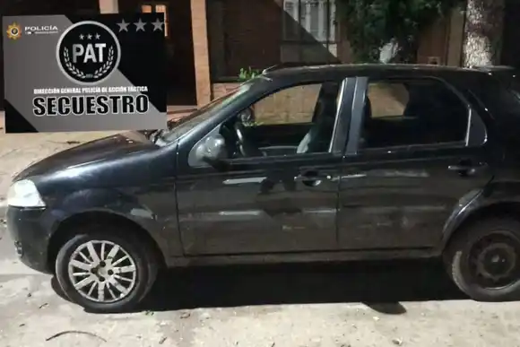 Recuperaron un auto robado en zona sudoeste y hay un joven buscado por un crimen entre los detenidos