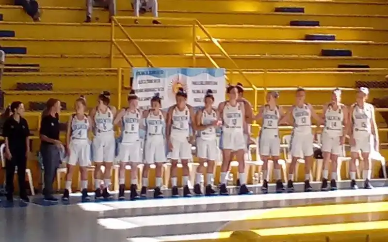 Argentina volvió a ganar con Weiske en cancha